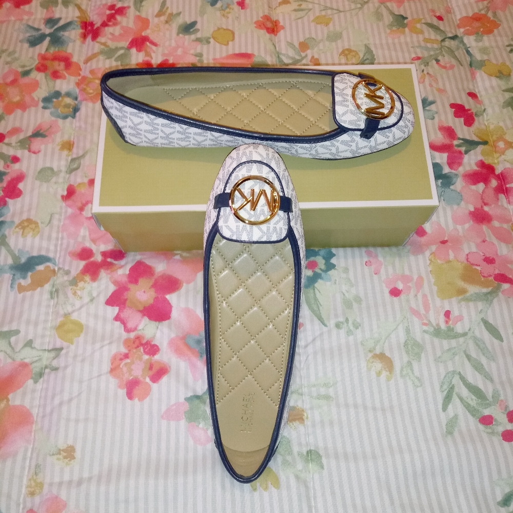 Michael Kors Lillie Moc Flats - Picture 9 of 10